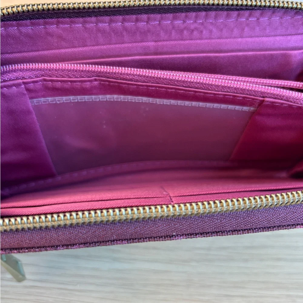 Travelon Zip‎ Around Wristlet Wallet Berry Purple Leopard Floral Print RFID